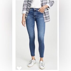 AG Adriano Goldschmied Farrah High-Rise Skinny Ankle
Raw Hem Jeans